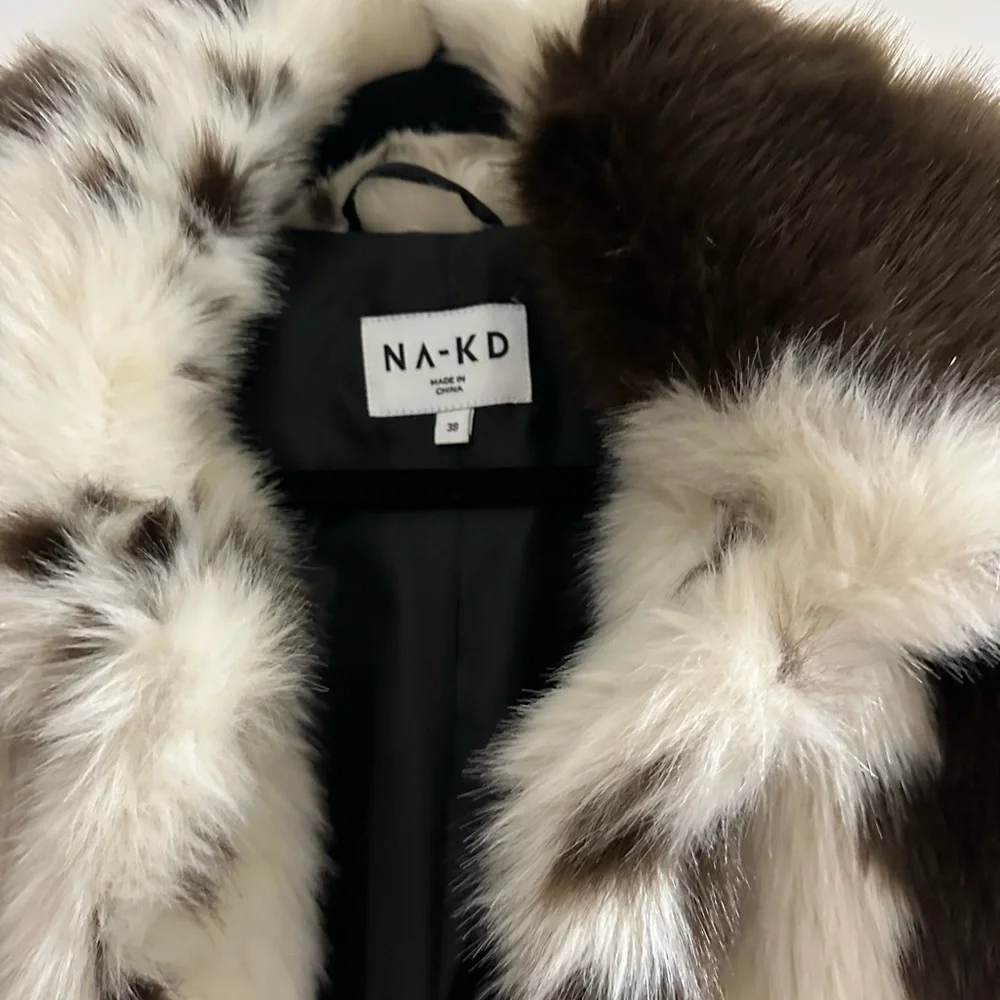 Chic Faux Fur Teddy Jacket - Brown and White - Picture 2 of 3